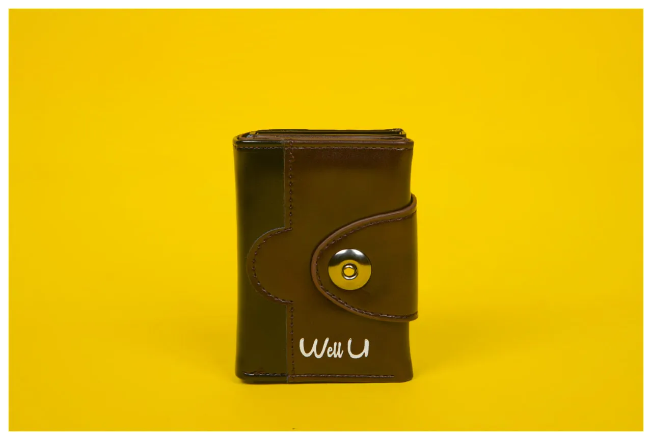 "Well U" vertical bi-fold men's wallet
