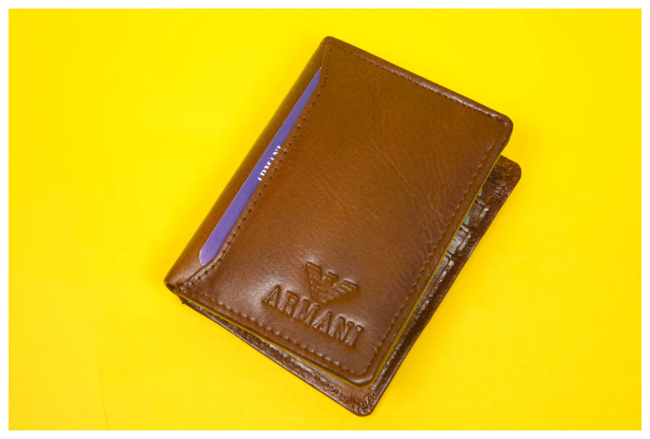 bi-fold men's wallet 