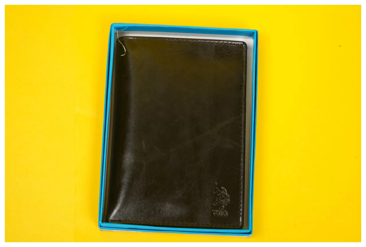 bi-fold men's wallet 